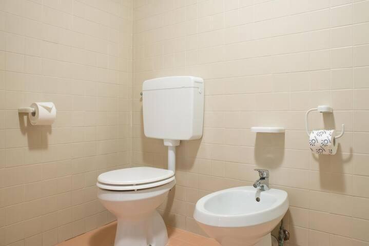 Apartamento -spacious And Flat With Private Patio *